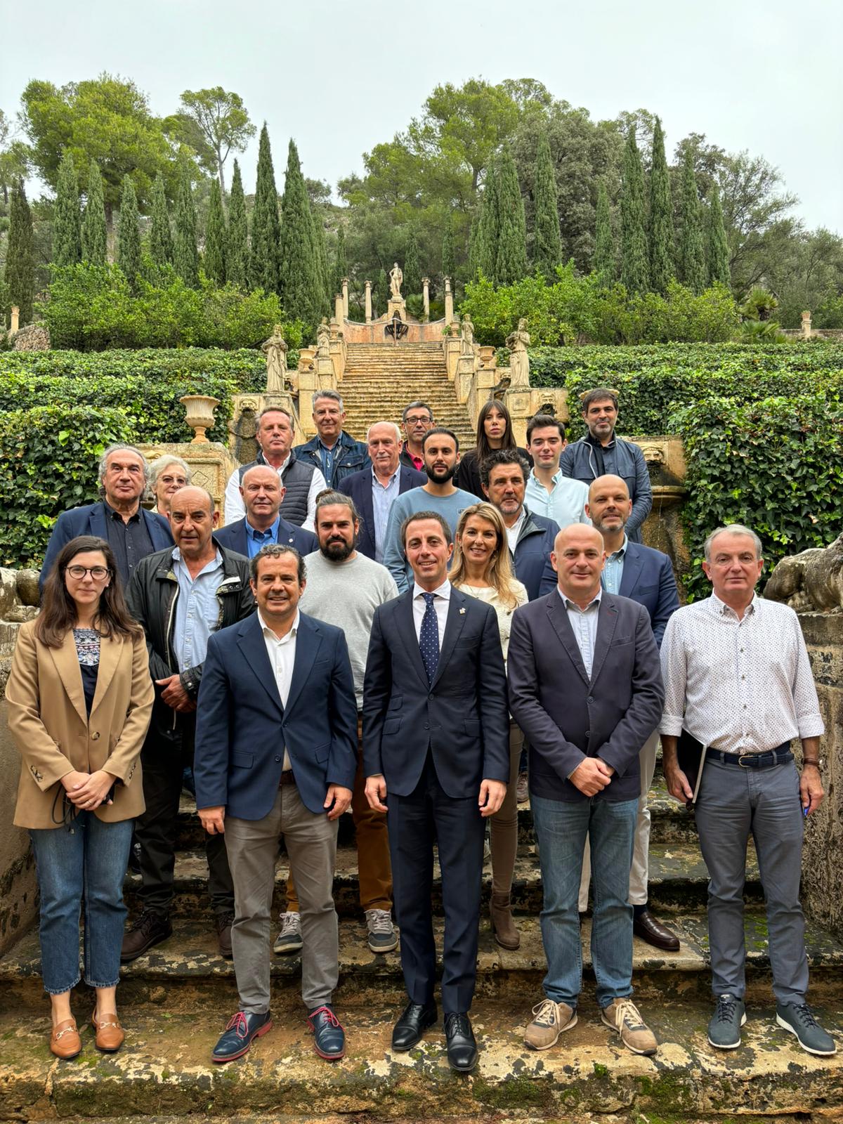 El presidente del Consell de Mallorca, el consejero de Presidencia, el director insular de la Sierra de Tramuntana y representantes de los veinte municipios